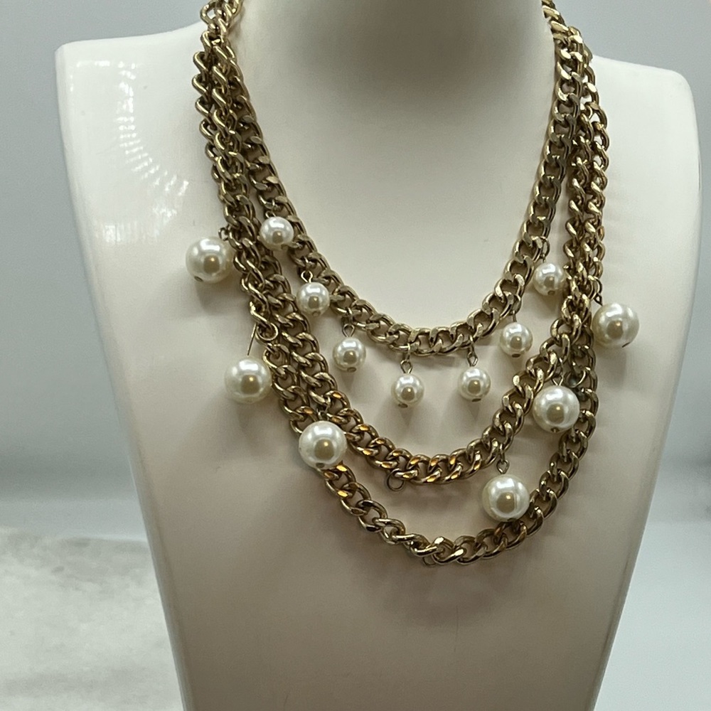 ✔️Gold Triple Chunky Chain Necklace with Various Sized Hanging Pearls - Picture 2 of 16